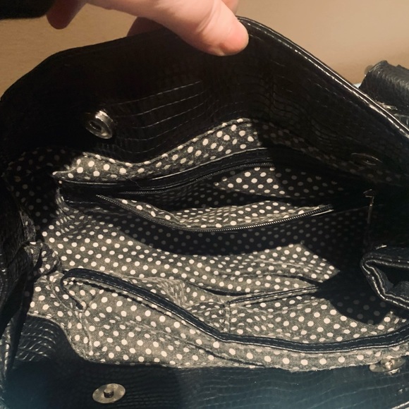 ❤️VINTAGE GEUSS PURSE IN AMAZING CONDITION (mild wear from use but no damage)❤️ - Picture 2 of 6